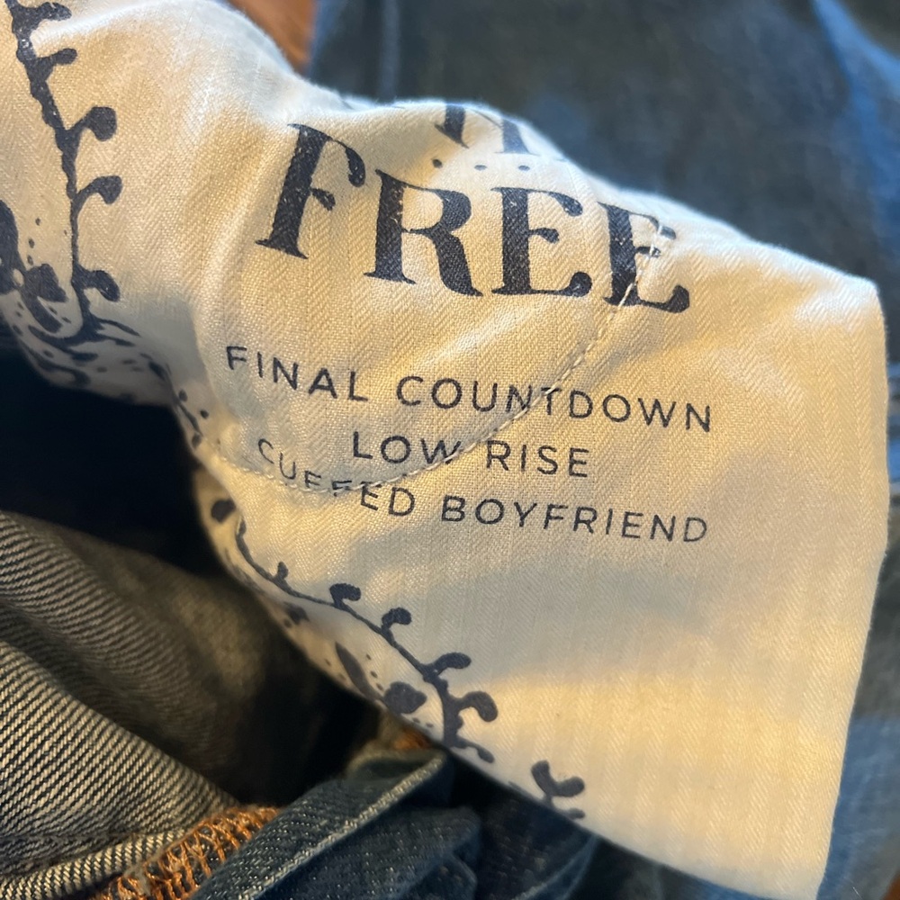 Free People final countdown low rise cuffed boyfriend jeans size 26 - Picture 6 of 11